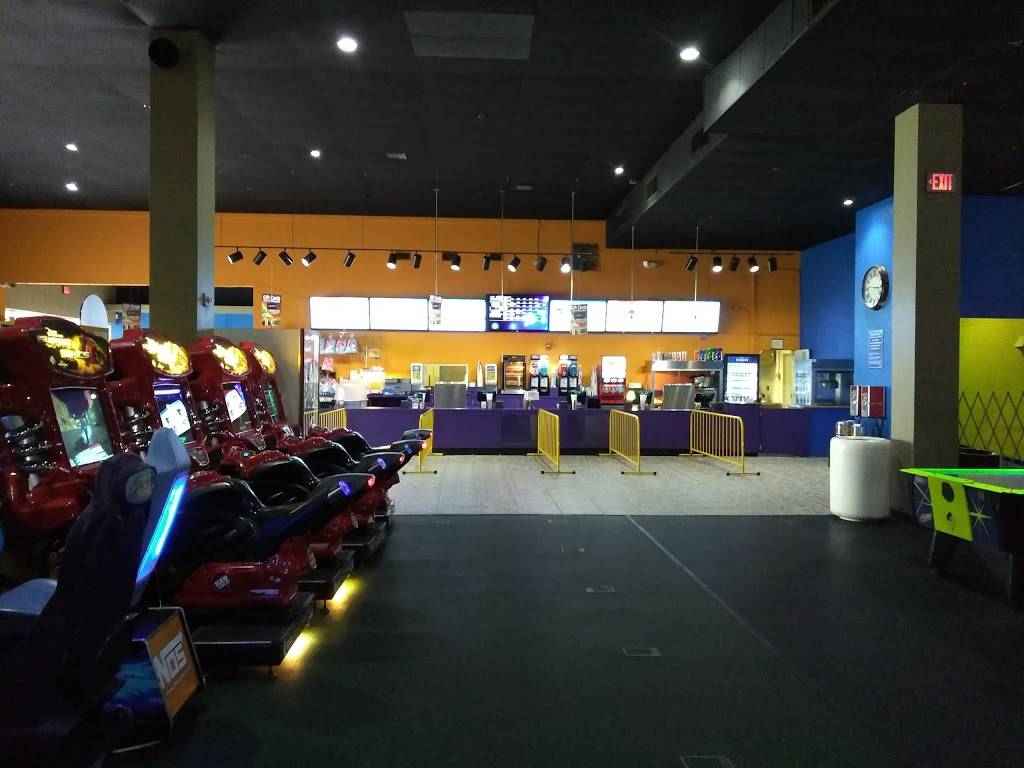 Flippers Cinema | 7001 Taft St, Hollywood, FL 33024, USA | Phone: (954) 981-7721