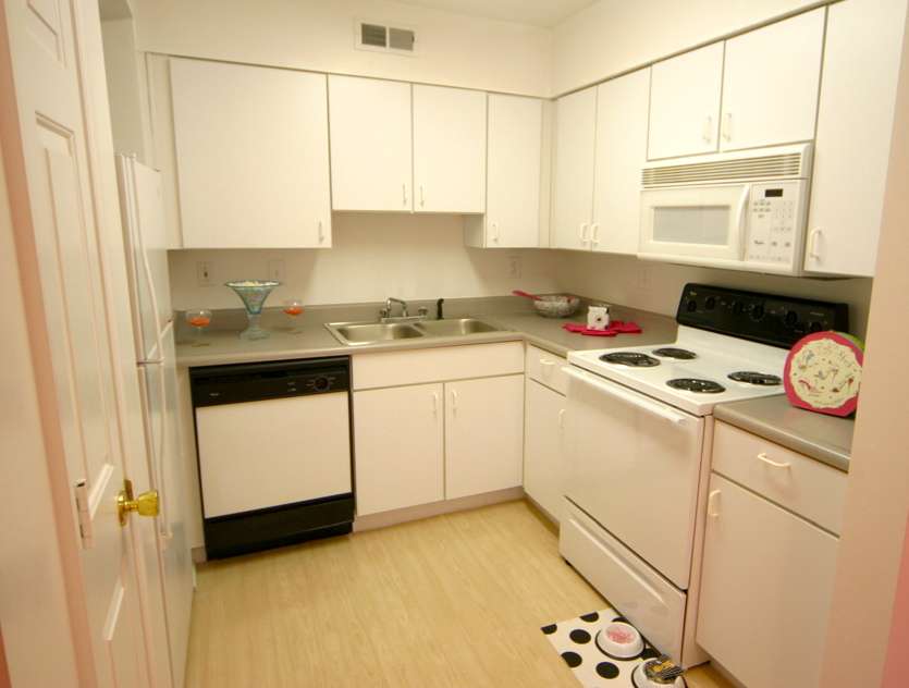 Darby Court Apartments 2135 N High School Rd Indianapolis In 46224 Usa