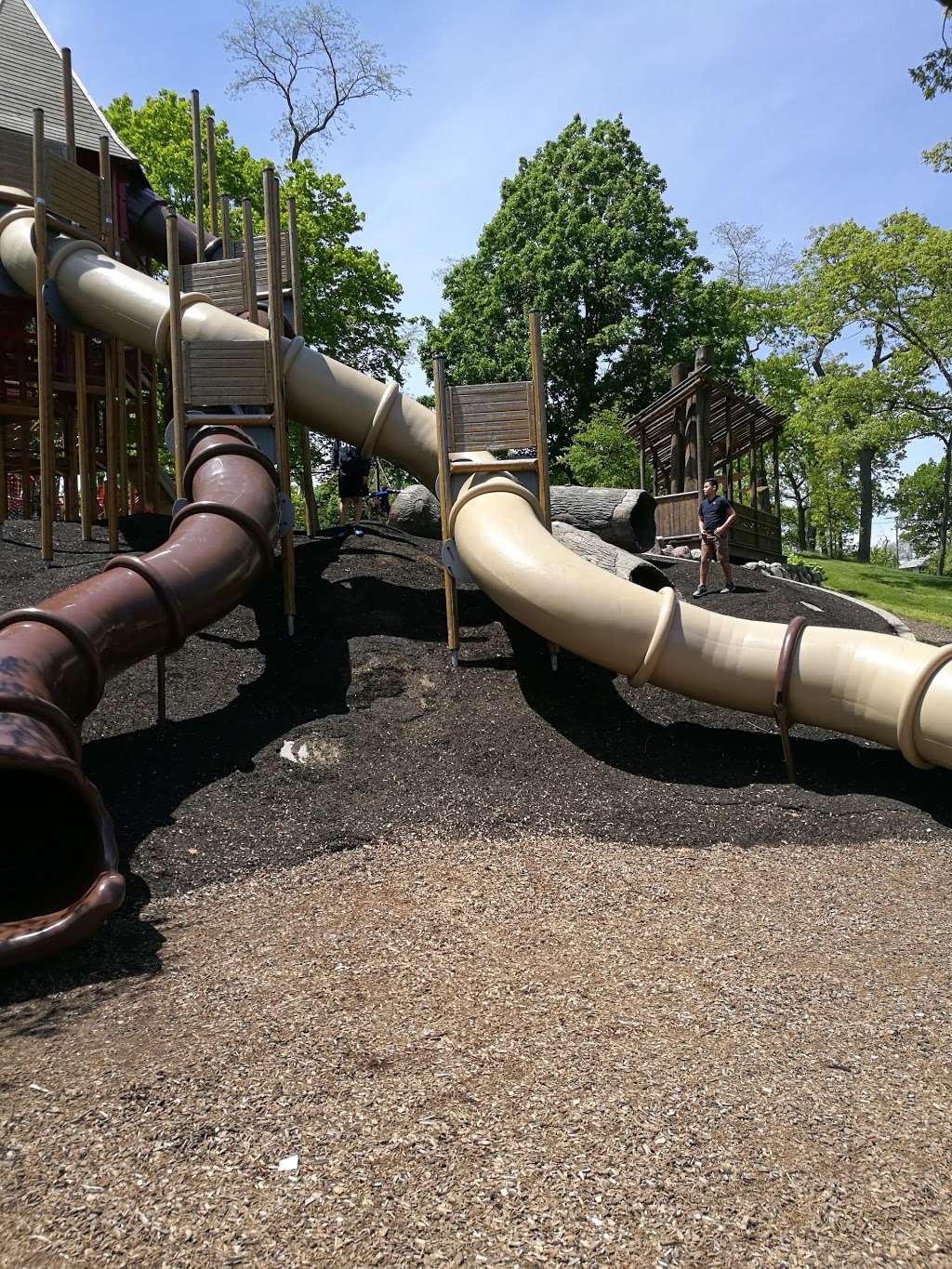 Bowen Park | 1800 N Sheridan Rd, Waukegan, IL 60085, USA | Phone: (847) 360-4725