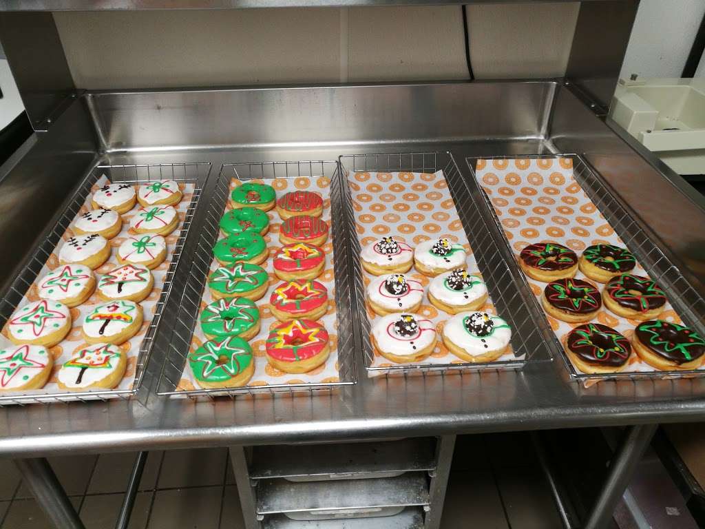 Dunkin Donuts | 388 W John St, Hicksville, NY 11801, USA | Phone: (516) 932-6542