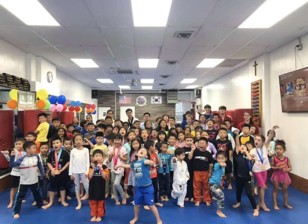 Bayside Champions Taekwondo | 213-18 48th Ave, Bayside, NY 11364, USA | Phone: (718) 423-0011