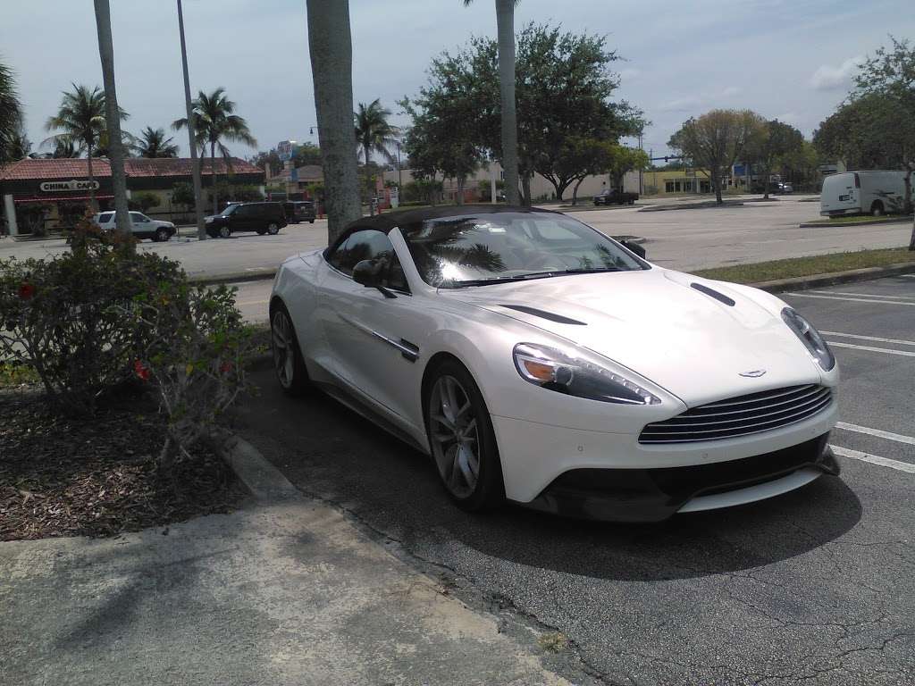 Shoppes At Palm Coast Plaza | 7915 S Dixie Hwy, West Palm Beach, FL 33405, USA