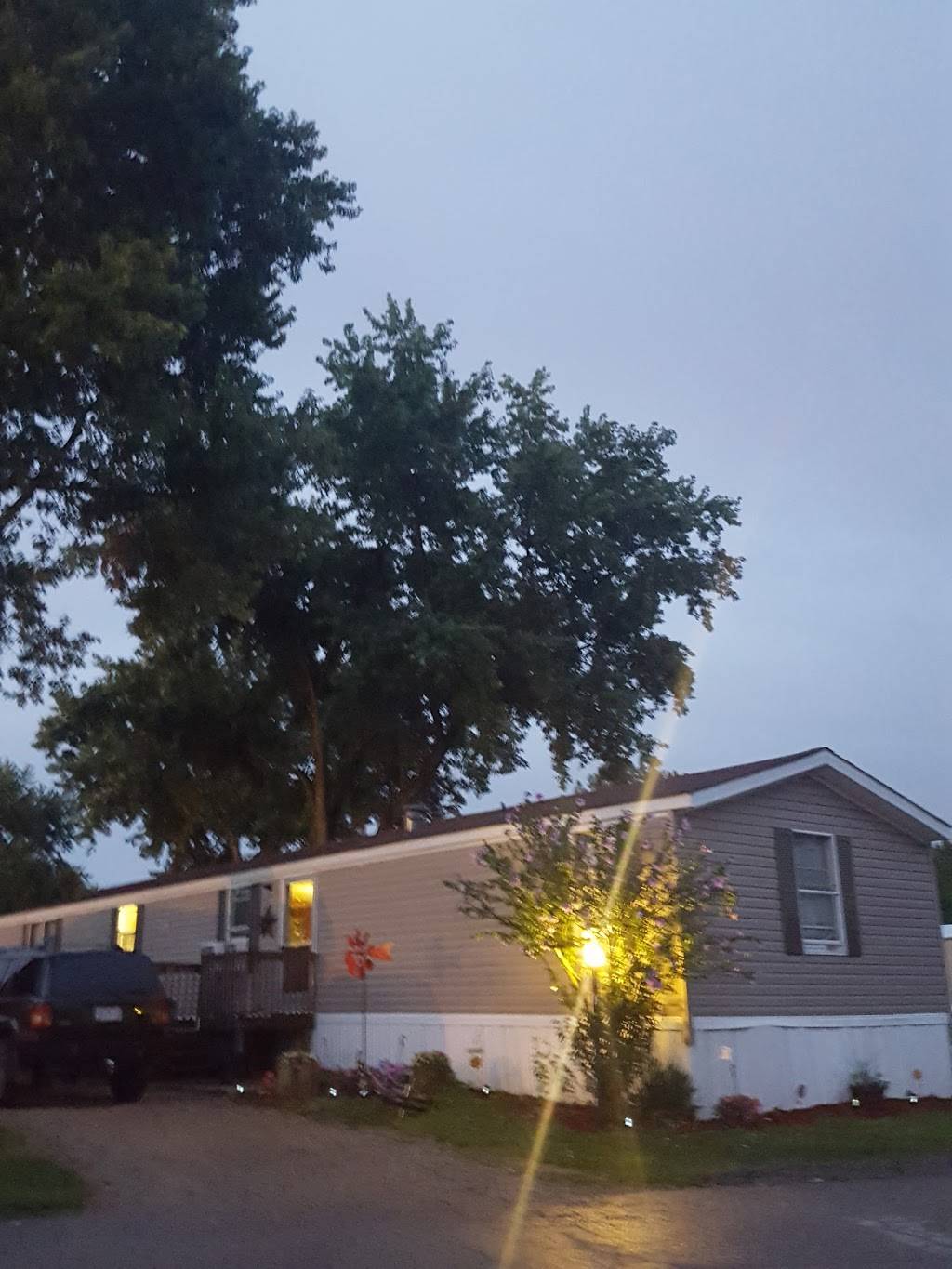 Suburbans Mobile Home Community | 8565 Smith-Calhoun Rd, Plain City, OH 43064, USA | Phone: (614) 873-5120