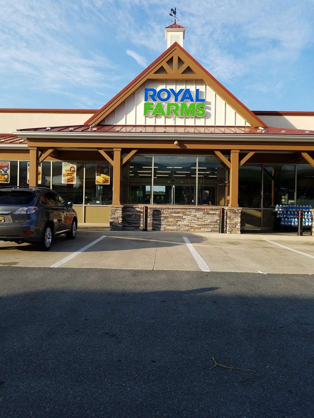 Royal Farms | 2808 Pulaski Hwy, Newark, DE 19702, USA | Phone: (302) 834-8743