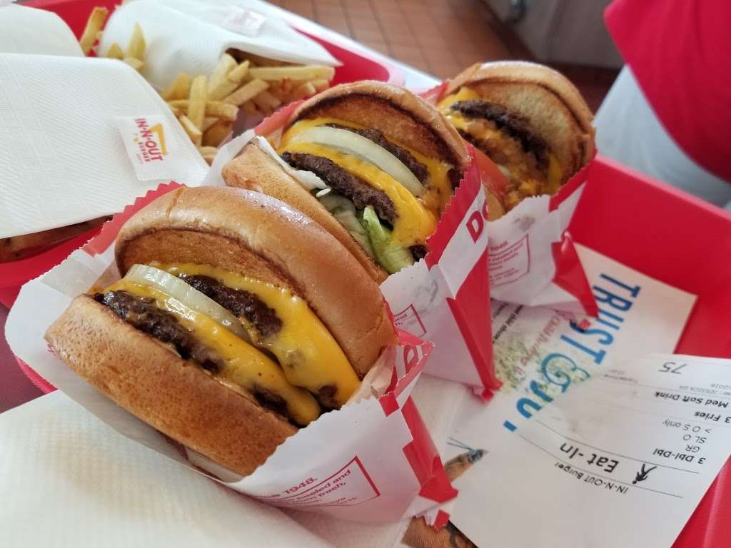 In-N-Out Burger | 20150 Hawthorne Blvd, Torrance, CA 90503, USA | Phone: (800) 786-1000