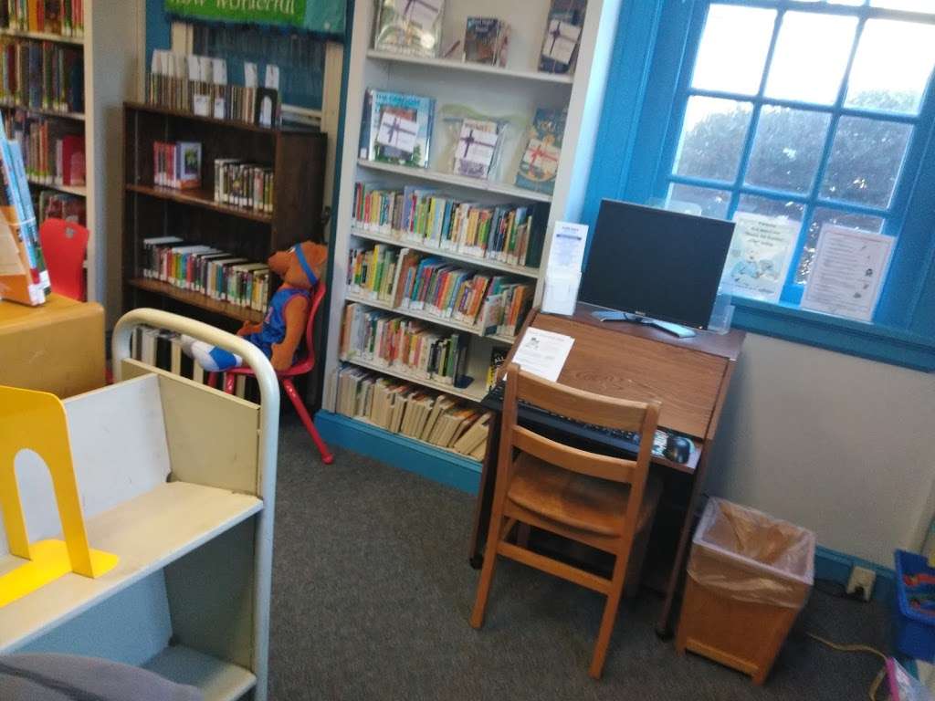 Hanover Branch Library | 7527 Library Dr, Hanover, VA 23069, USA | Phone: (804) 365-6210