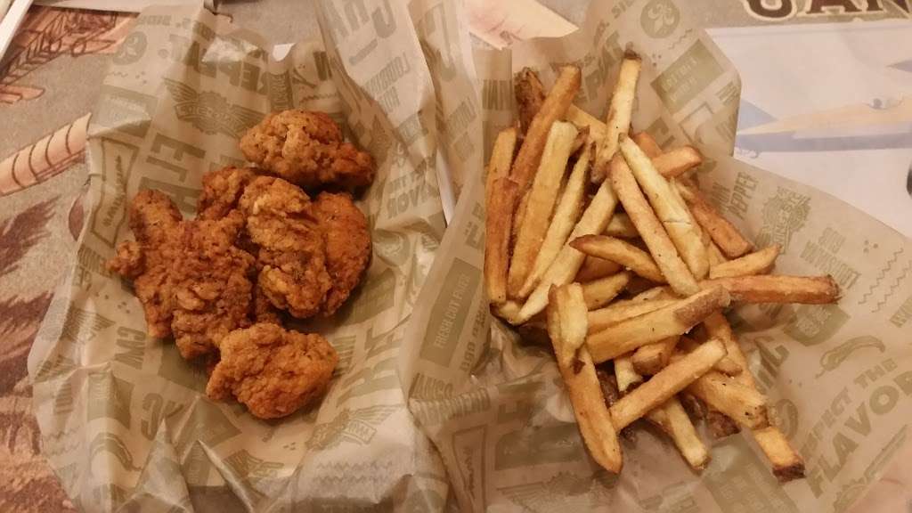 Wingstop | 21430 Cedar Dr Ste 108, Sterling, VA 20164, USA | Phone: (571) 313-0639