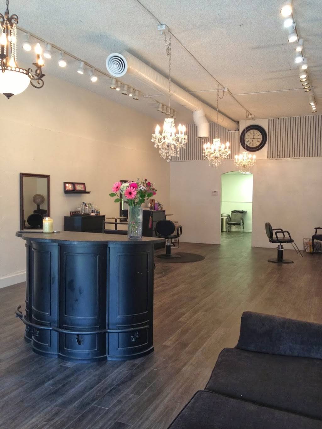 Charmed Salon | 104 Church St, Roseville, CA 95678, USA | Phone: (916) 772-3555