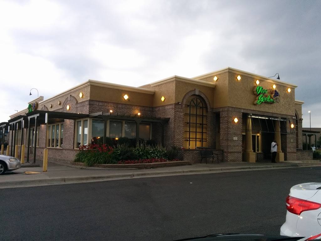 Olive Garden Italian Restaurant | 16151 Ford Rd, Dearborn, MI 48126, USA | Phone: (313) 240-6100