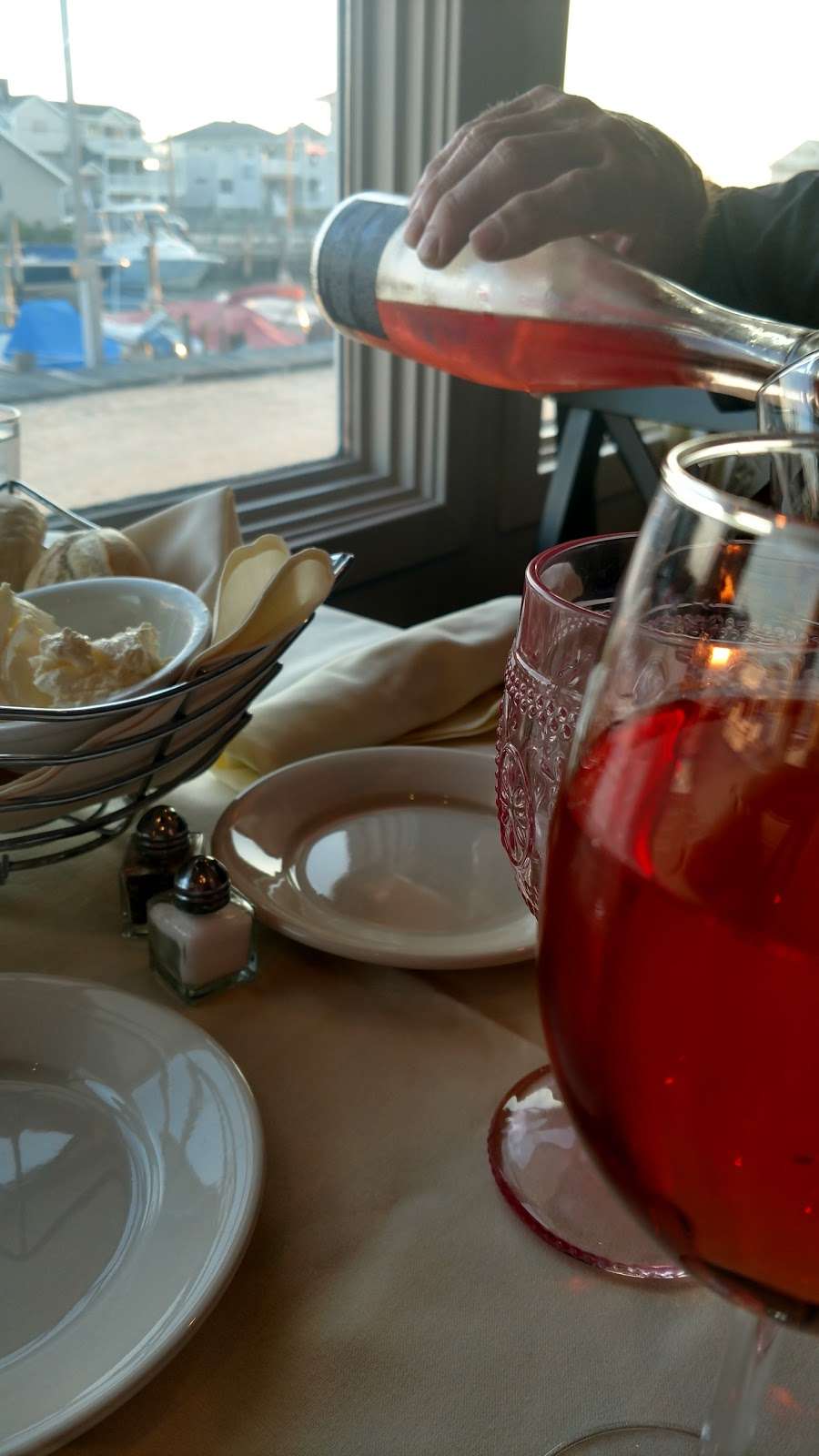 Howards Seafood Restaurant | 13500 Baltic Ave, Long Beach Township, NJ 08008, USA | Phone: (609) 492-2319