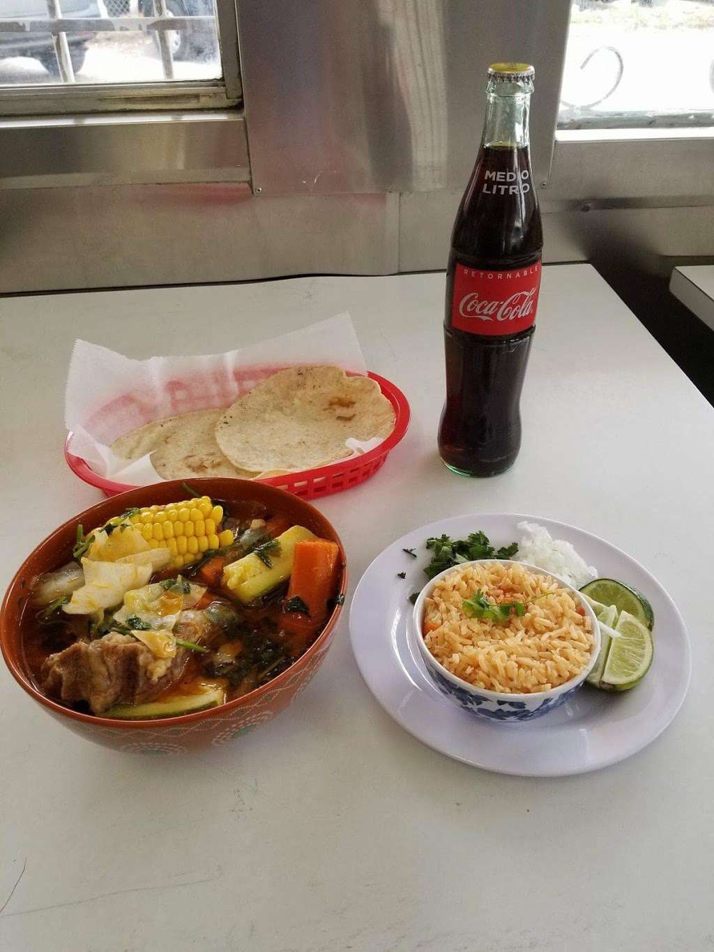 Guadalajaras Deli | 6303 Irvington Blvd, Houston, TX 77022, USA | Phone: (346) 226-5302