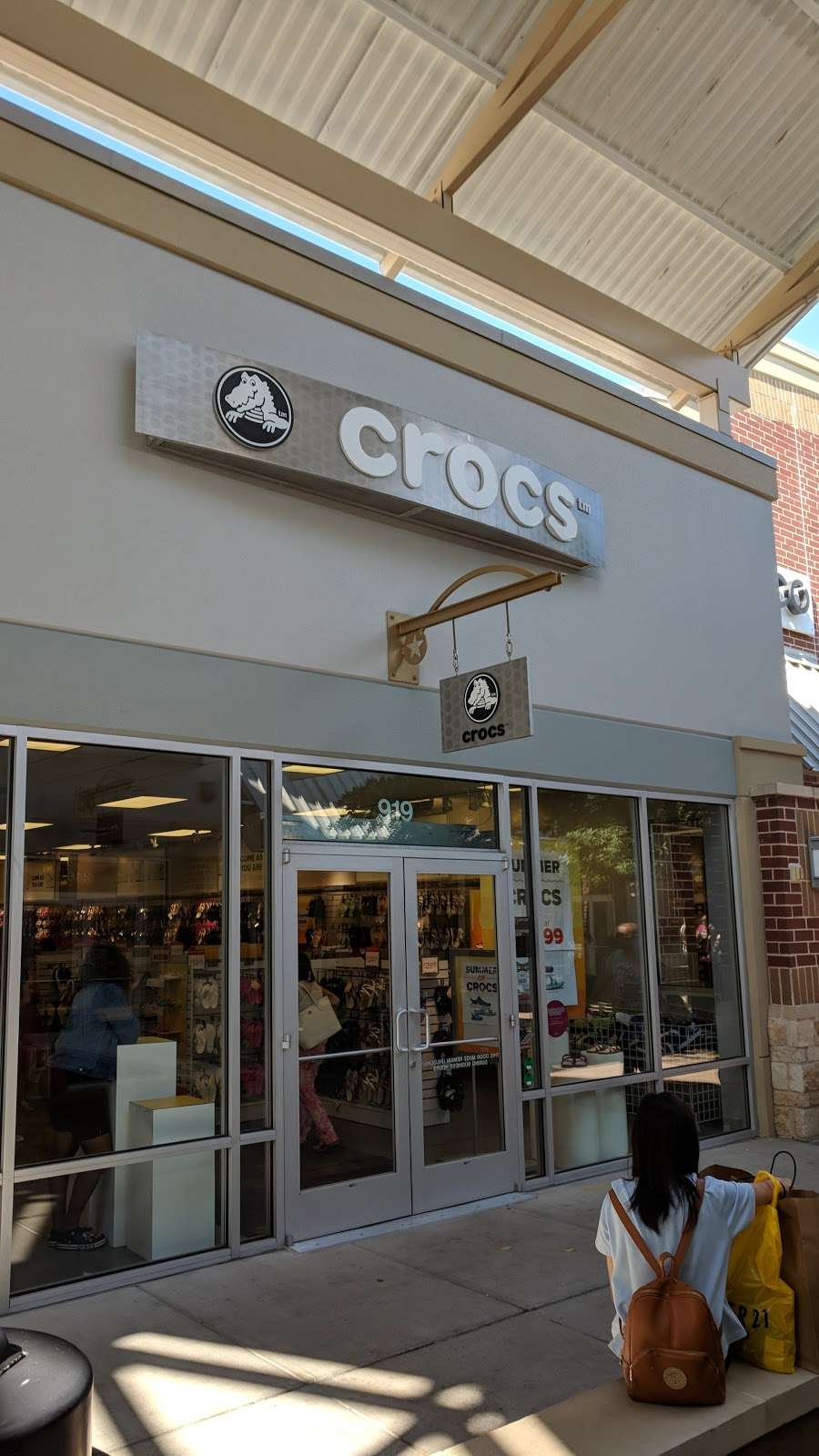 crocs outlet houston