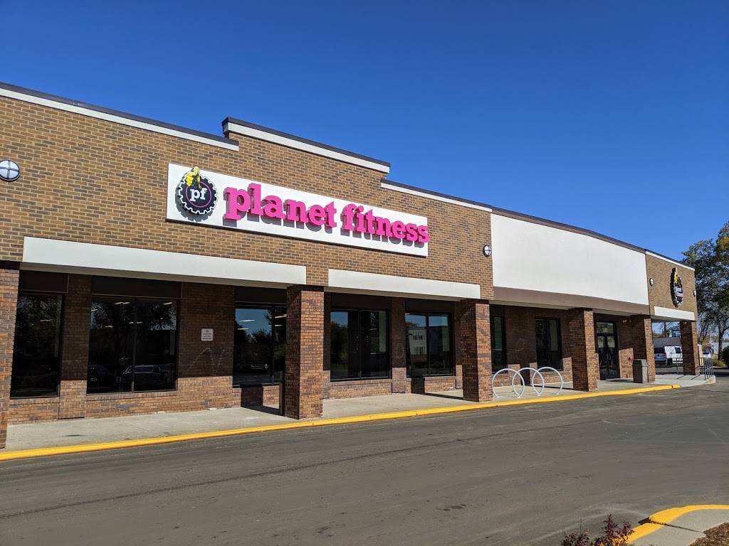 Planet Fitness | 2401 W 7th St W, St Paul, MN 55116, USA | Phone: (651) 447-2294