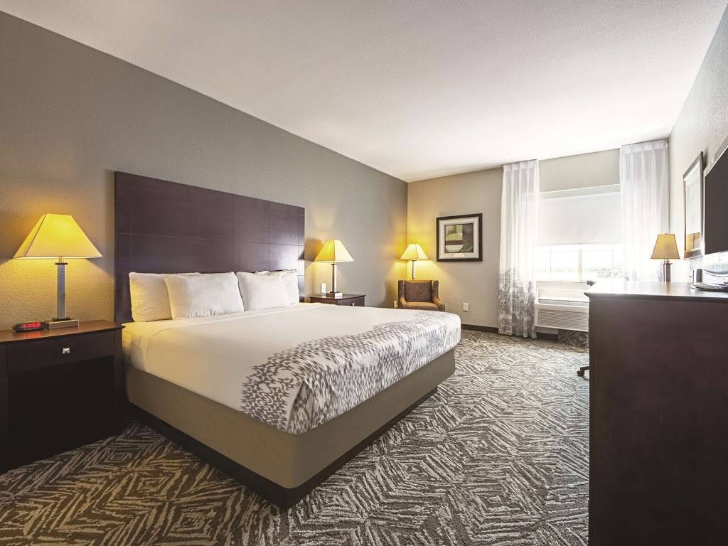 La Quinta Inn & Suites by Wyndham McKinney | 6501 Henneman Way, McKinney, TX 75070, USA | Phone: (972) 908-2370