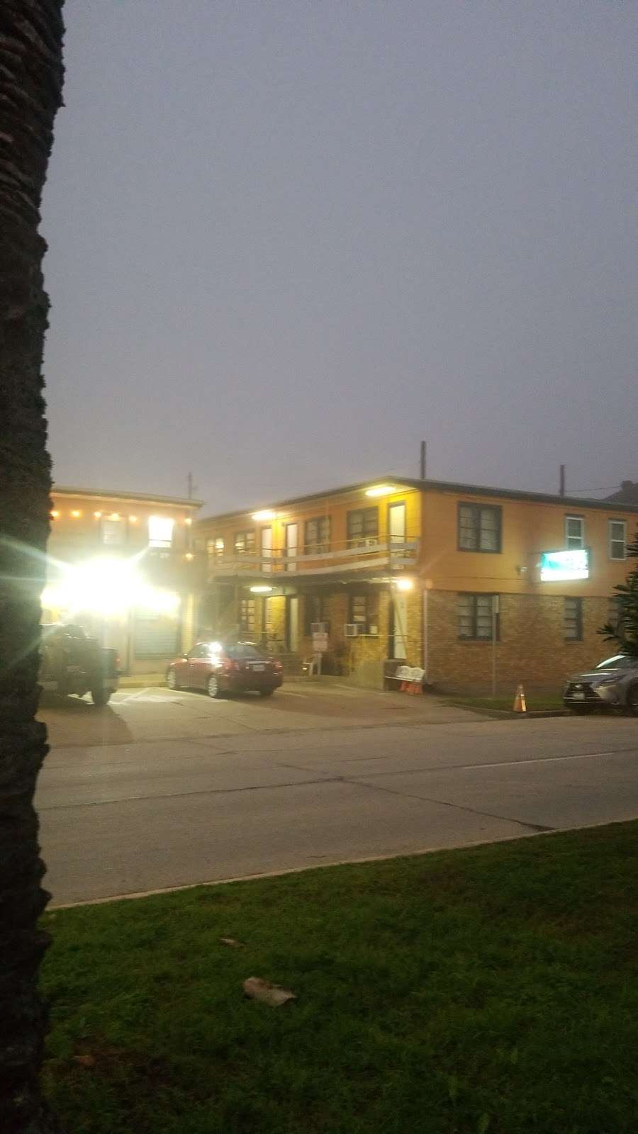 Rosenberg Motel | 2027 25th St, Galveston, TX 77550, USA | Phone: (409) 765-7632
