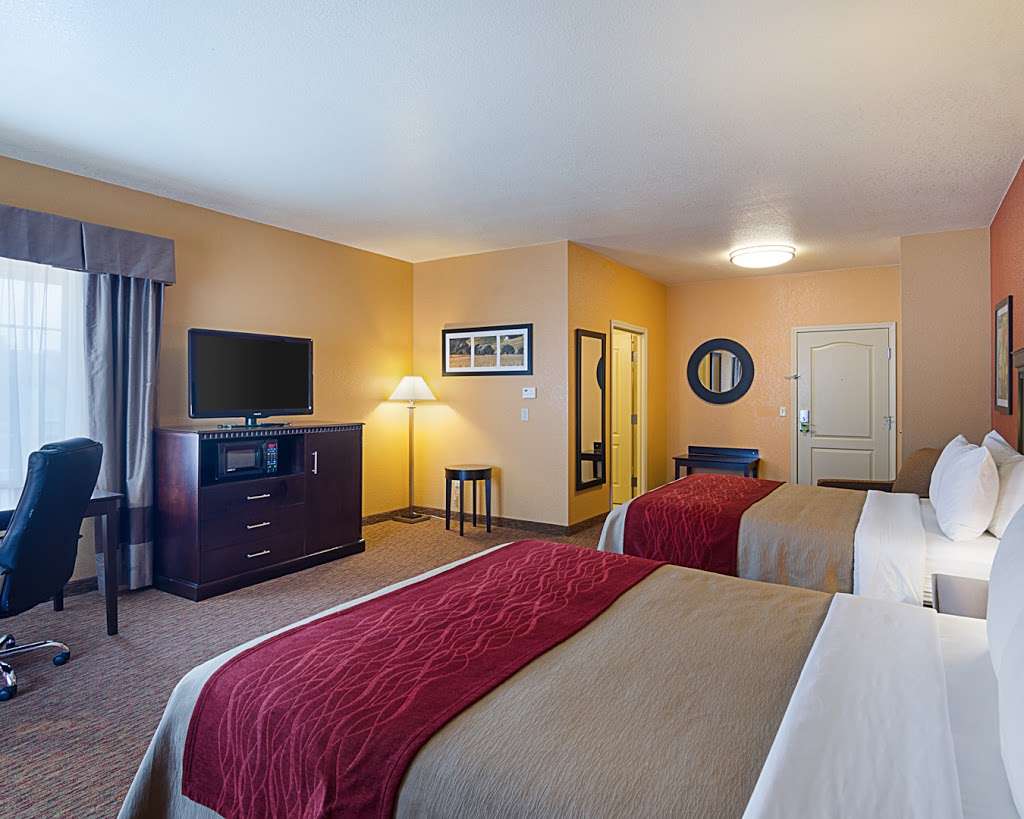 Comfort Inn & Suites Orange - Montpelier | 334 Caroline St, Orange, VA 22960, USA | Phone: (540) 672-3121