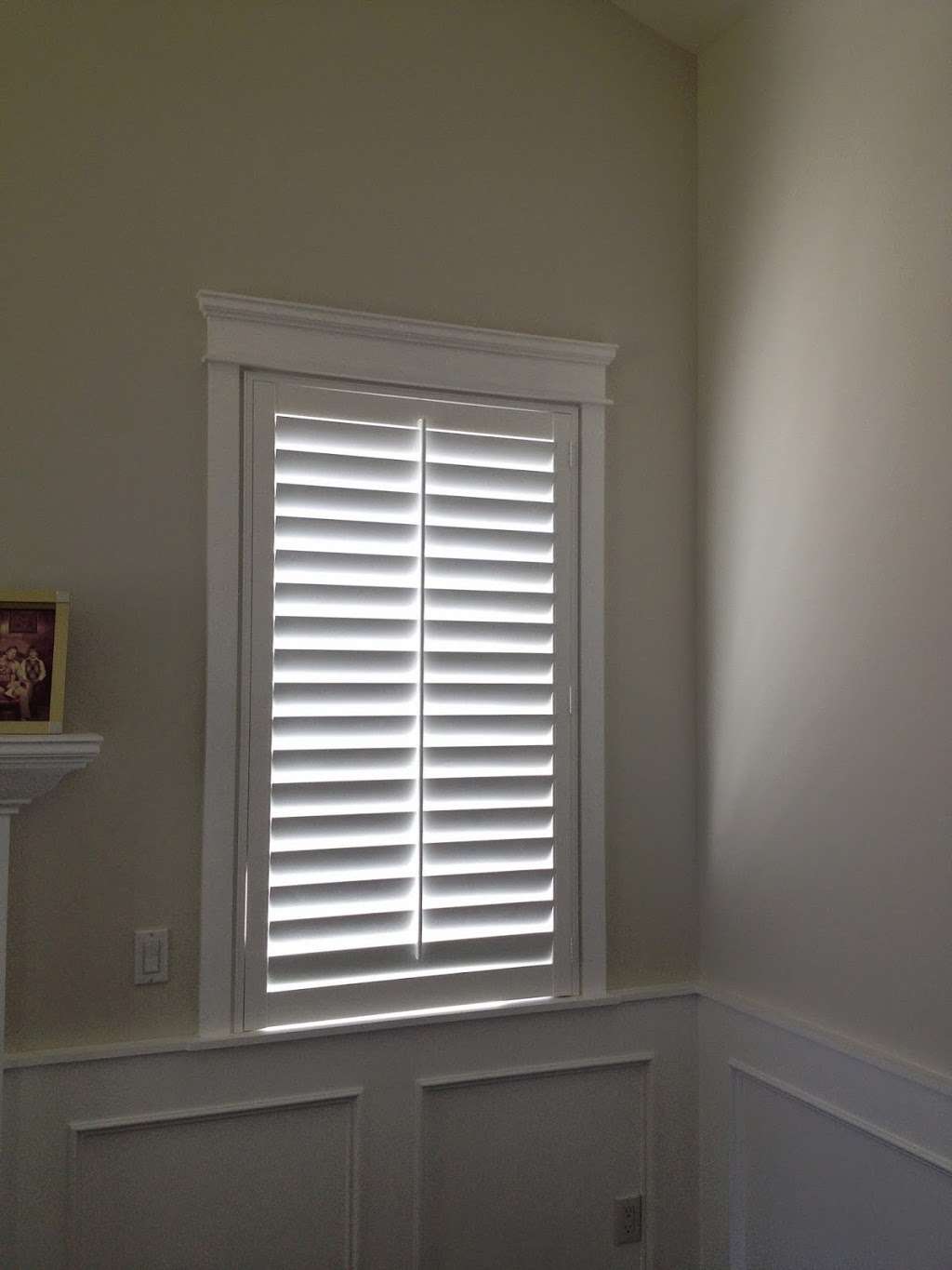 Decor Blinds And Shutters | 22657 Jameson Dr, Calabasas, CA 91302, USA | Phone: (818) 708-1012