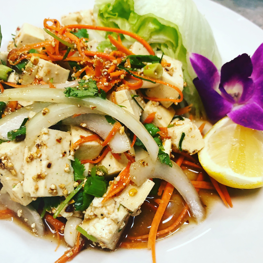 Thai E-San Kitchen | 1440 Ary Ln suite b, Dixon, CA 95620 | Phone: (707) 676-5574