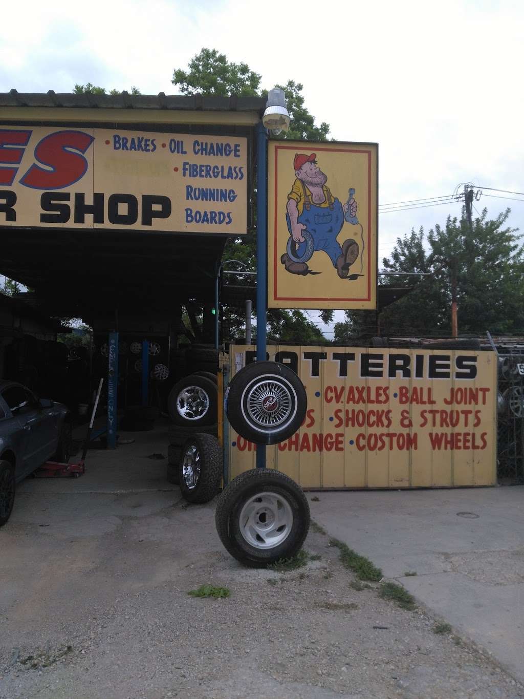 Flores Tire & Muffler Shop | 586 Old Hwy 90 W, San Antonio, TX 78237, USA | Phone: (210) 436-2222