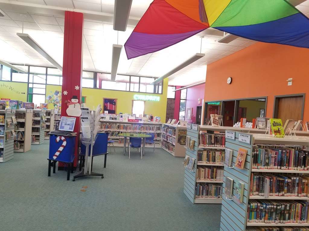 Fairfield Woods Branch Library | 1147 Fairfield Woods Rd, Fairfield, CT 06825, USA | Phone: (203) 255-7307