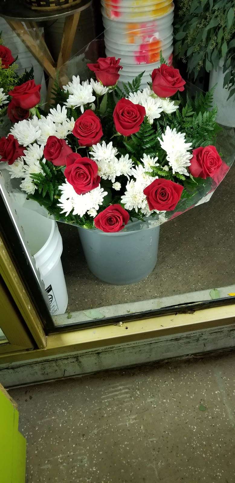 Leons Flower Shop | 6420 Gage Ave, Bell Gardens, CA 90201, USA | Phone: (562) 928-0000