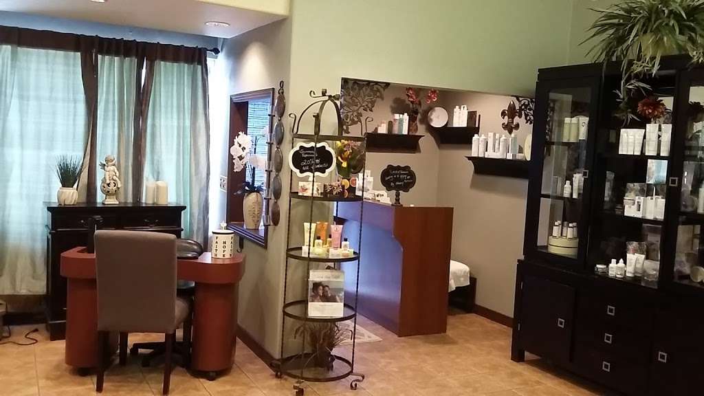 Moniques skincare Boutique | 24811 Railroad Ave suite n, Newhall, CA 91321 | Phone: (661) 799-0969