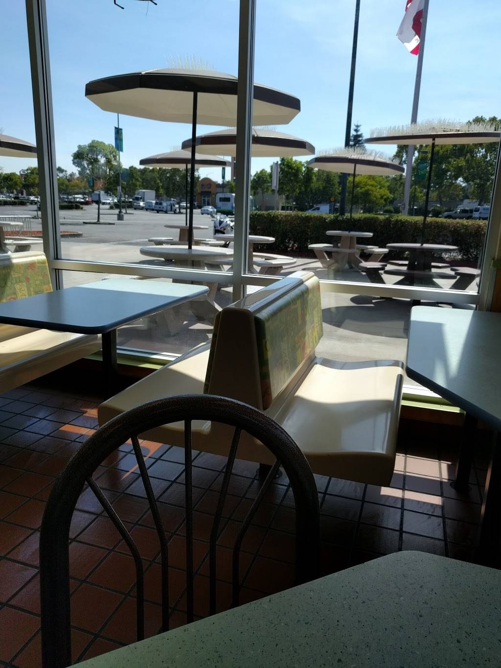 McDonalds | 1721 E Bayshore Avenue, East Palo Alto, CA 94303, USA | Phone: (650) 328-2184