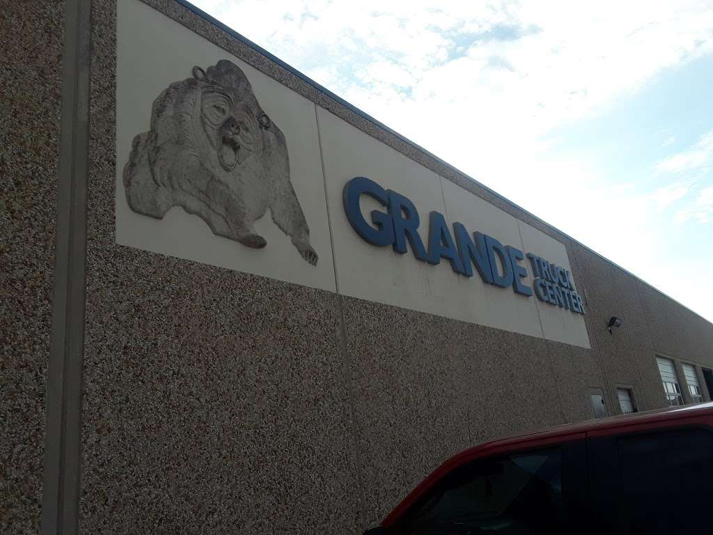 Grande Truck Center | 4562 Frontage Rd, San Antonio, TX 78219, USA | Phone: (210) 661-4121