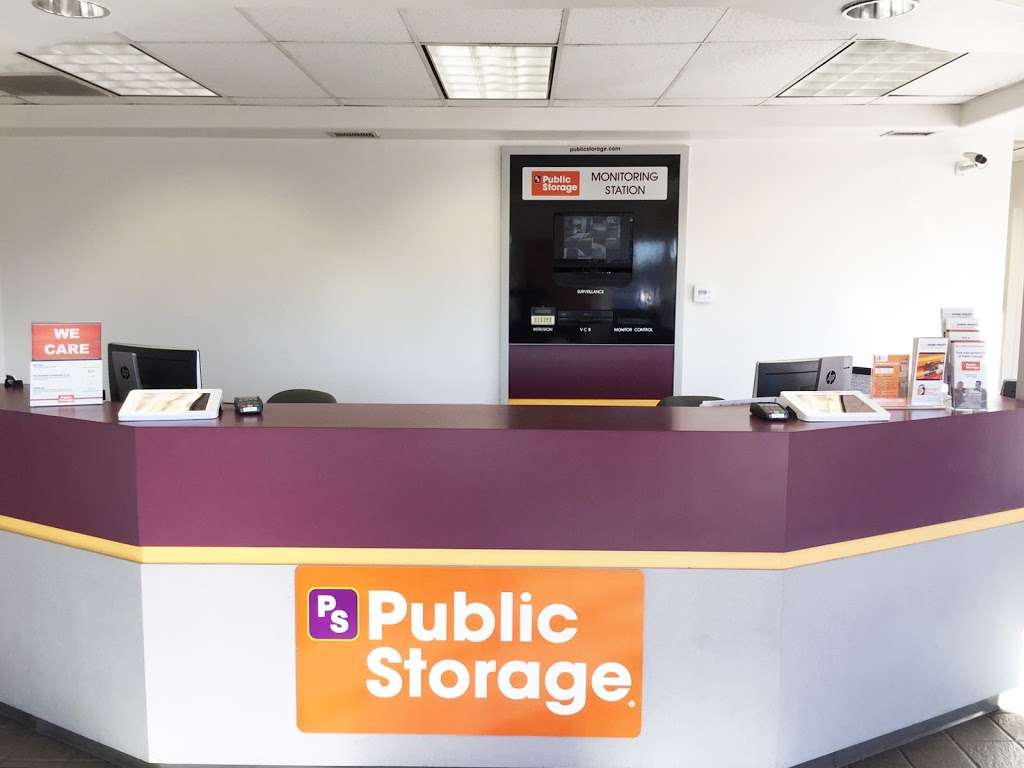 Public Storage | 8200 Balboa Blvd, Van Nuys, CA 91406, USA | Phone: (818) 600-4162