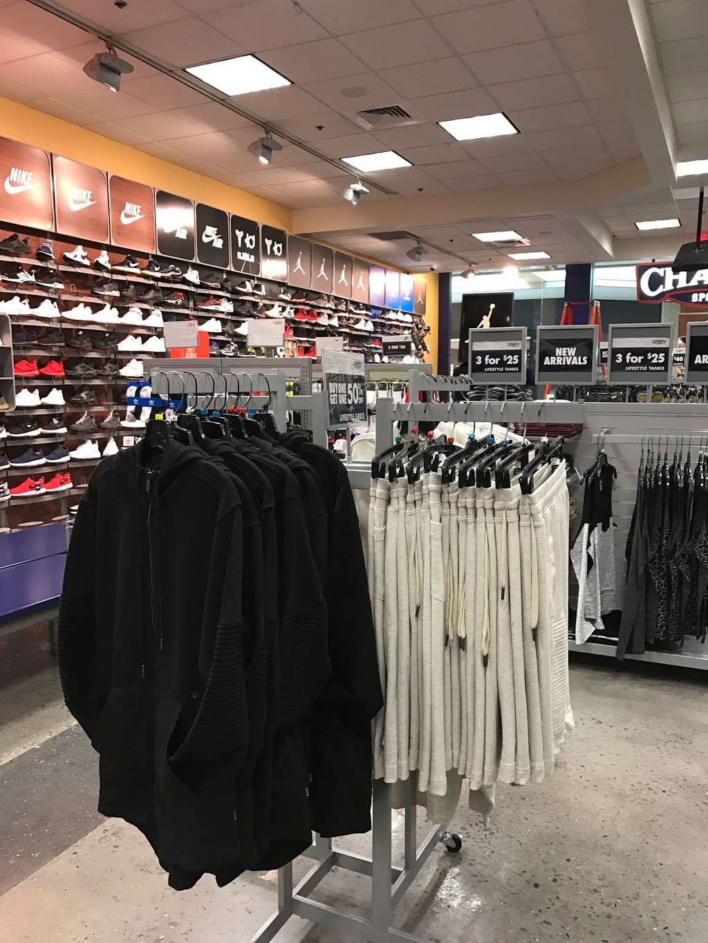 Champs Sports | 1250 Baltimore Pike, Springfield, PA 19064, USA | Phone: (610) 328-3690