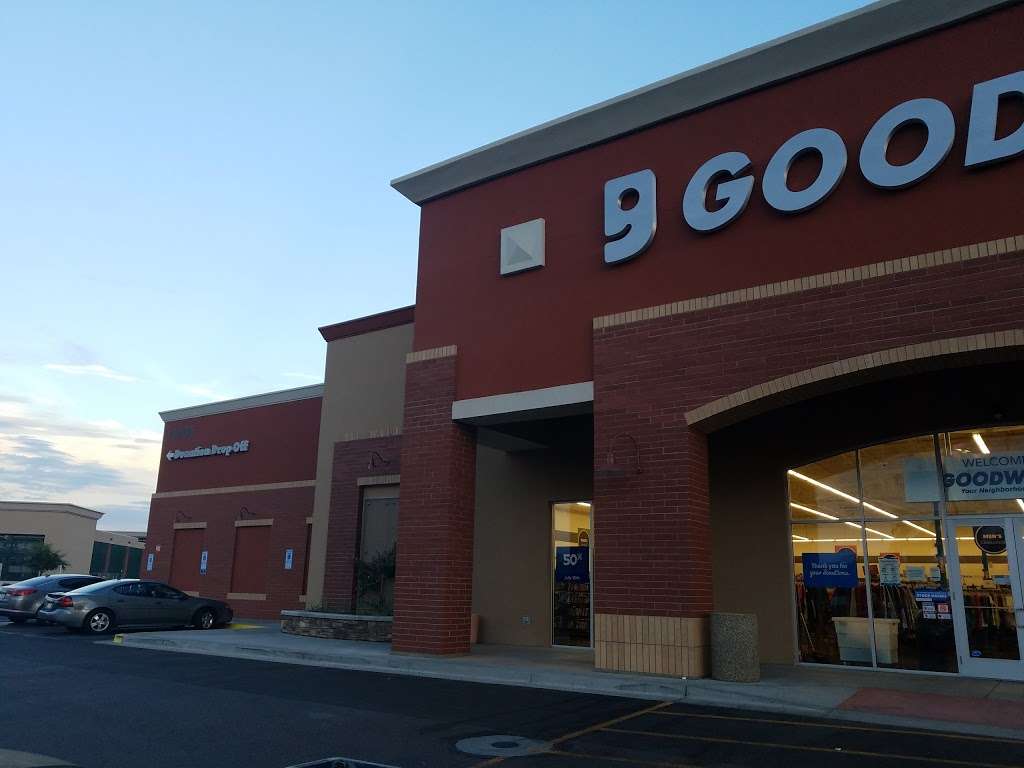 99th and Camelback - Goodwill - Retail Store and Donation Center | 10005 W Camelback Rd, Phoenix, AZ 85037, USA | Phone: (602) 216-3924