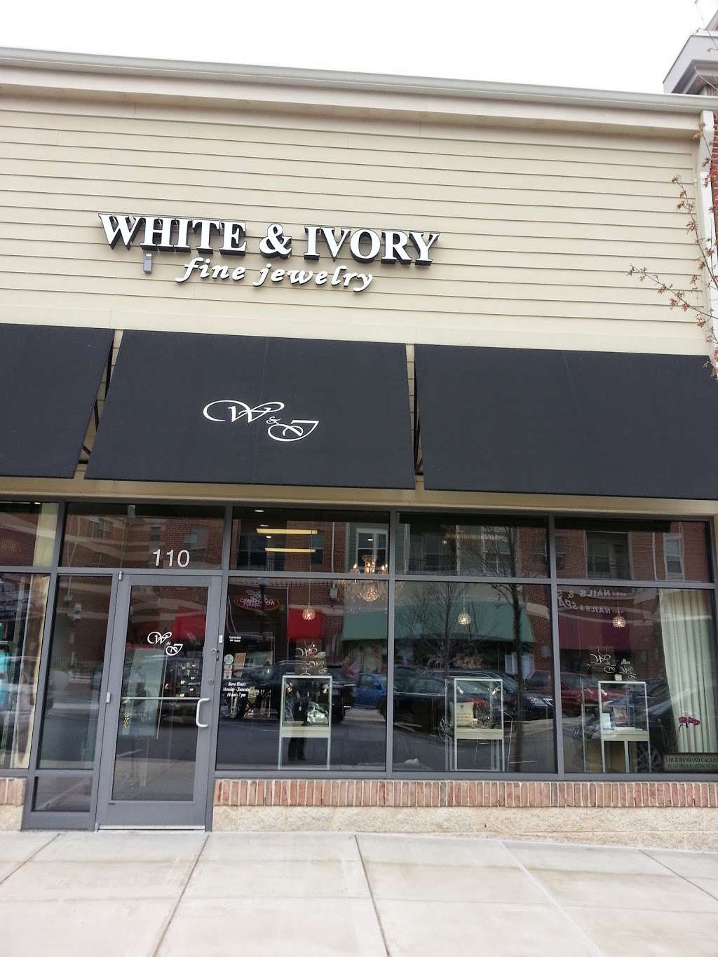 White & Ivory | 1610 Village Market Boulevard Southeast #110, Leesburg, VA 20175, USA | Phone: (703) 669-1100