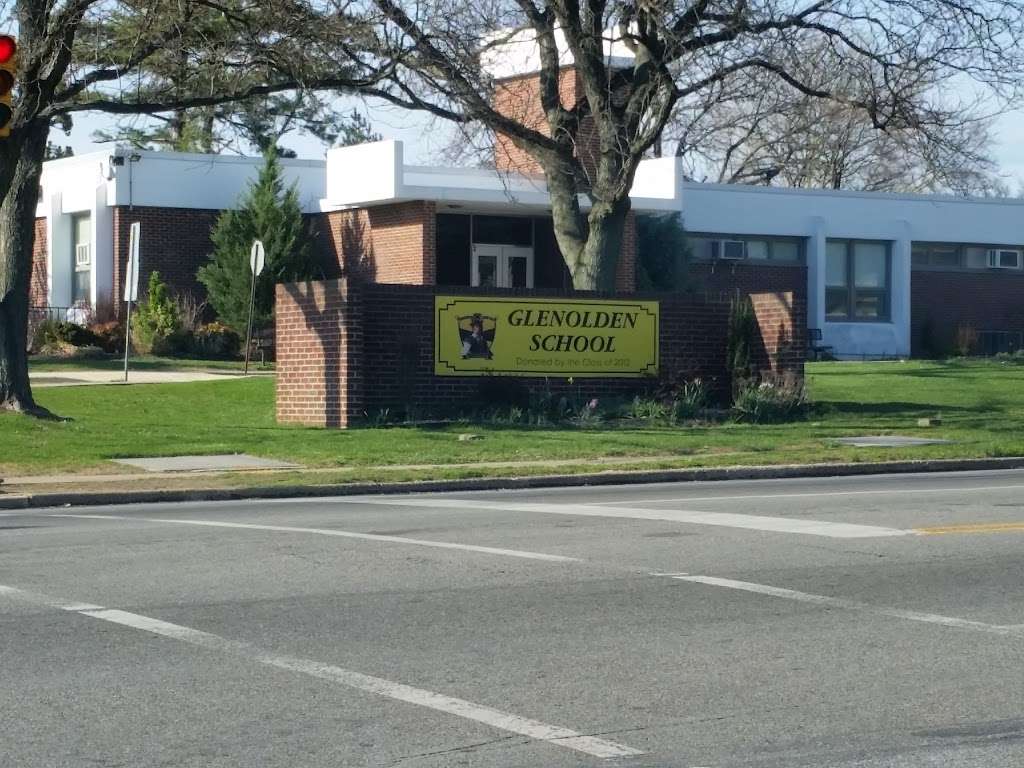 Glenolden Elementary School in 150 N MacDade Blvd, Glenolden, PA 19036, USA