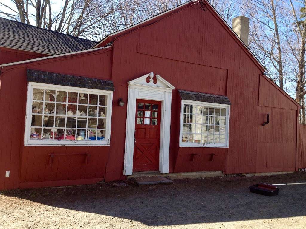 Red Barn Thrift Shop | 3407, 214 Main St S, Woodbury, CT 06798, USA | Phone: (203) 263-3506