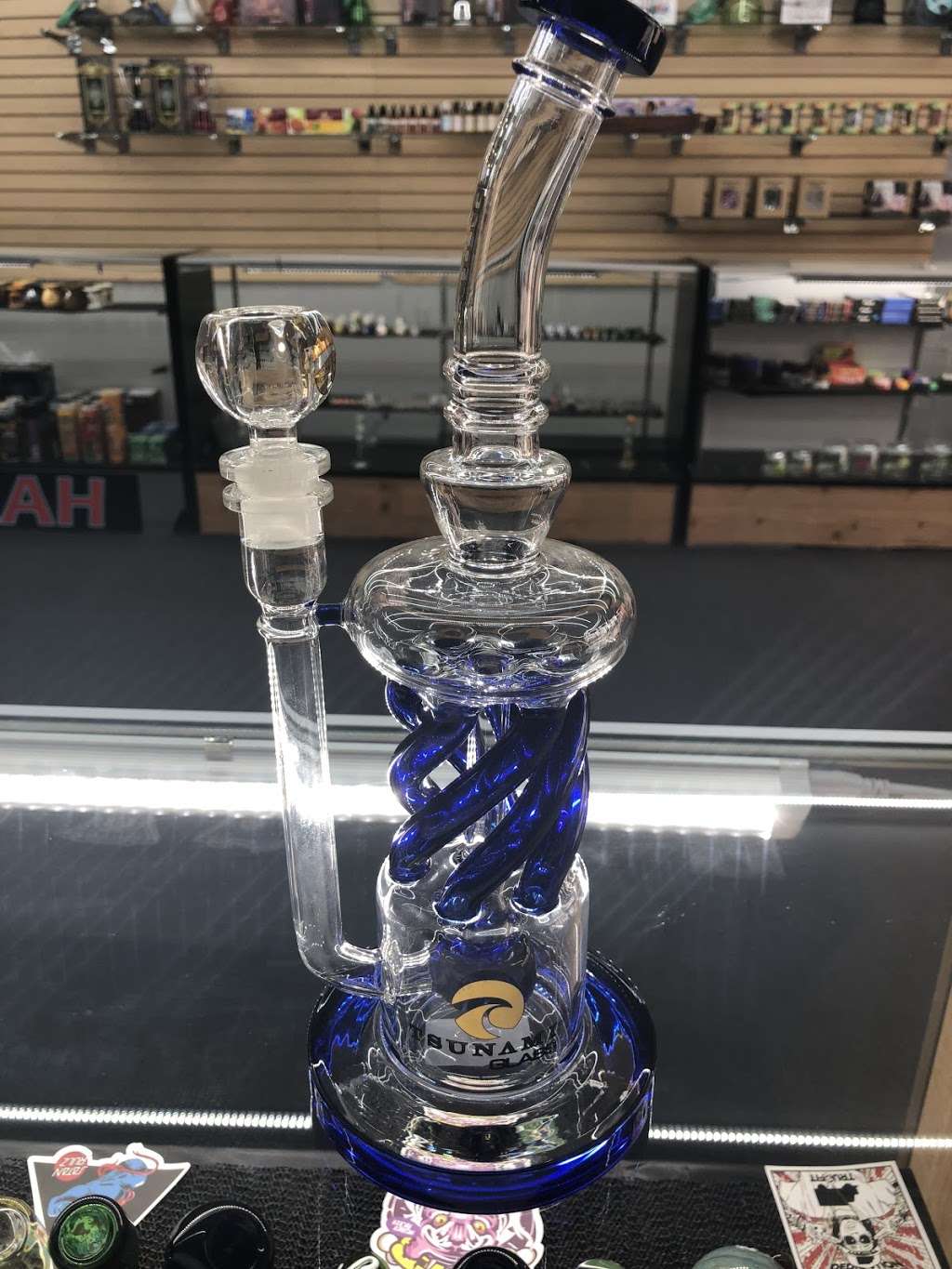 Smoke Shop | 847 Singleton Blvd Suite 110, Dallas, TX 75212, USA | Phone: (469) 466-9211