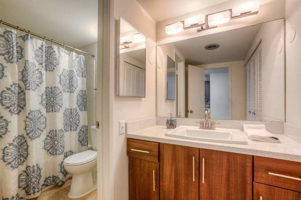 The Cascades Apartments | 3550 E Campbell Ave, Phoenix, AZ 85018, USA | Phone: (855) 327-8370