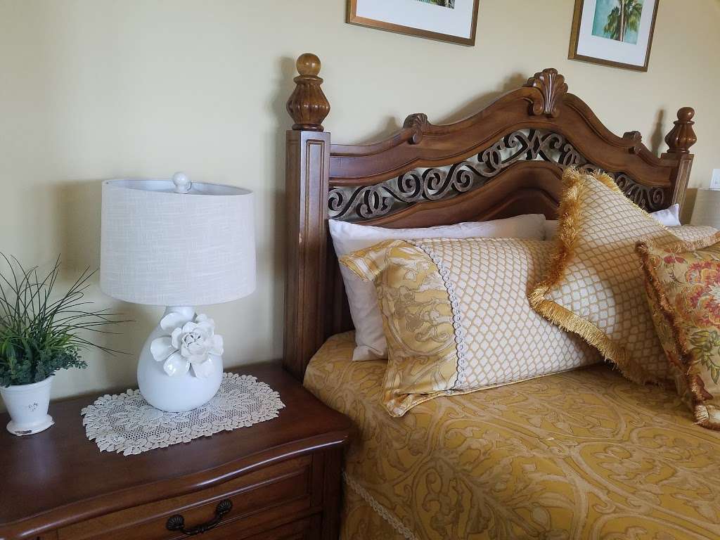 The Pelicans Nest Bed & Breakfast | 3845, 1228 1st St, Seabrook, TX 77586, USA | Phone: (281) 747-8384