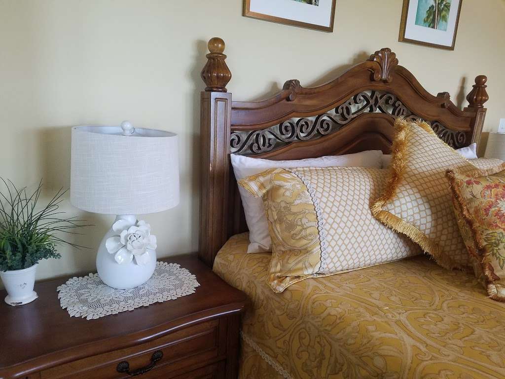 The Pelicans Nest Bed & Breakfast | 3845, 1228 1st St, Seabrook, TX 77586 | Phone: (281) 747-8384