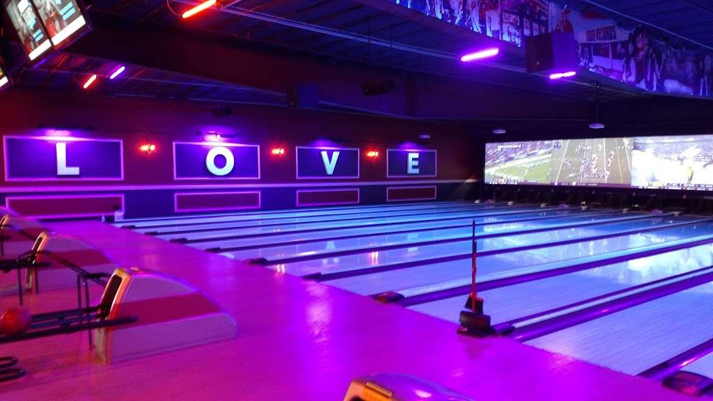 Bowlero Los Angeles | 8731 Lincoln Blvd, Westchester, CA 90045, USA | Phone: (310) 670-0688