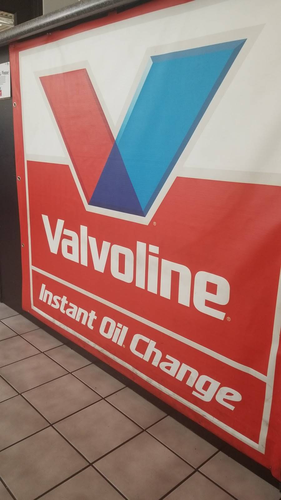 Valvoline Instant Oil Change | 4512 Pleasant Valley Rd, Raleigh, NC 27612, USA | Phone: (919) 571-8833