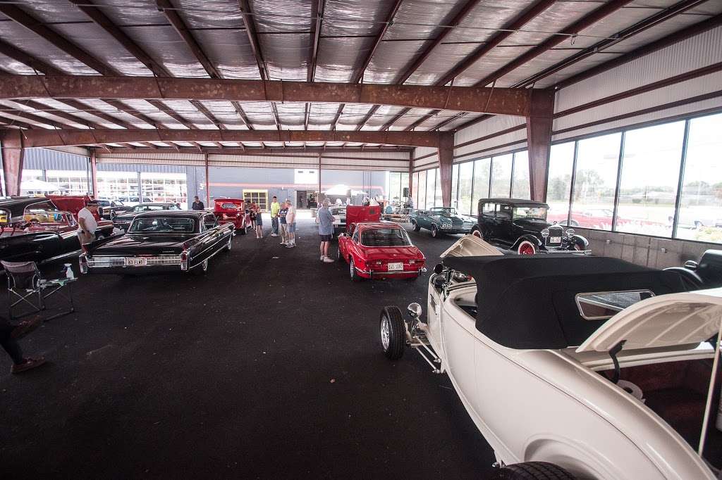 Baltria Vintage Auto Gallery | 4200 E Main St, St. Charles, IL 60174 | Phone: (630) 443-4582