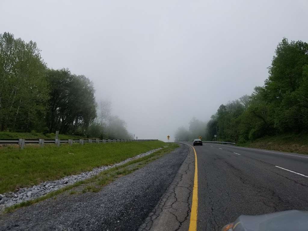 Snickers Gap - Appalachian Trailhead | Bluemont, VA 20135, USA