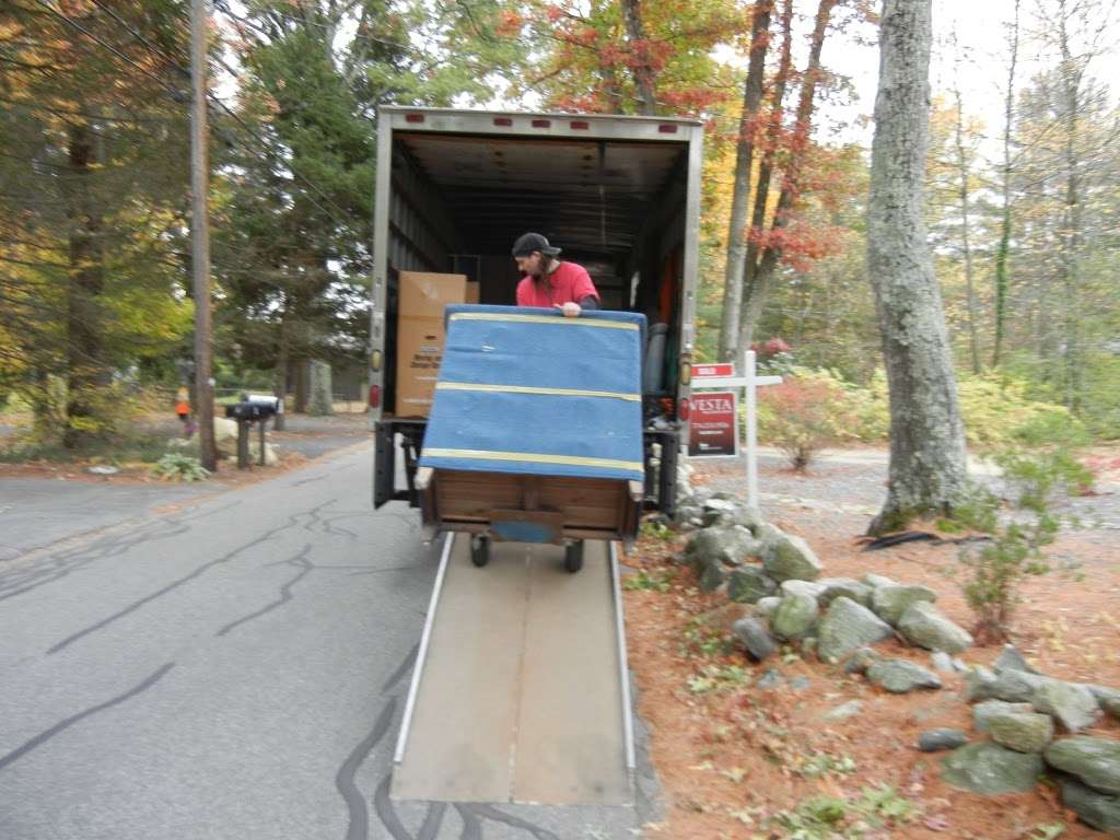 Santos Moving | 20 Raymond Marchetti St, Ashland, MA 01721, USA | Phone: (508) 881-3003