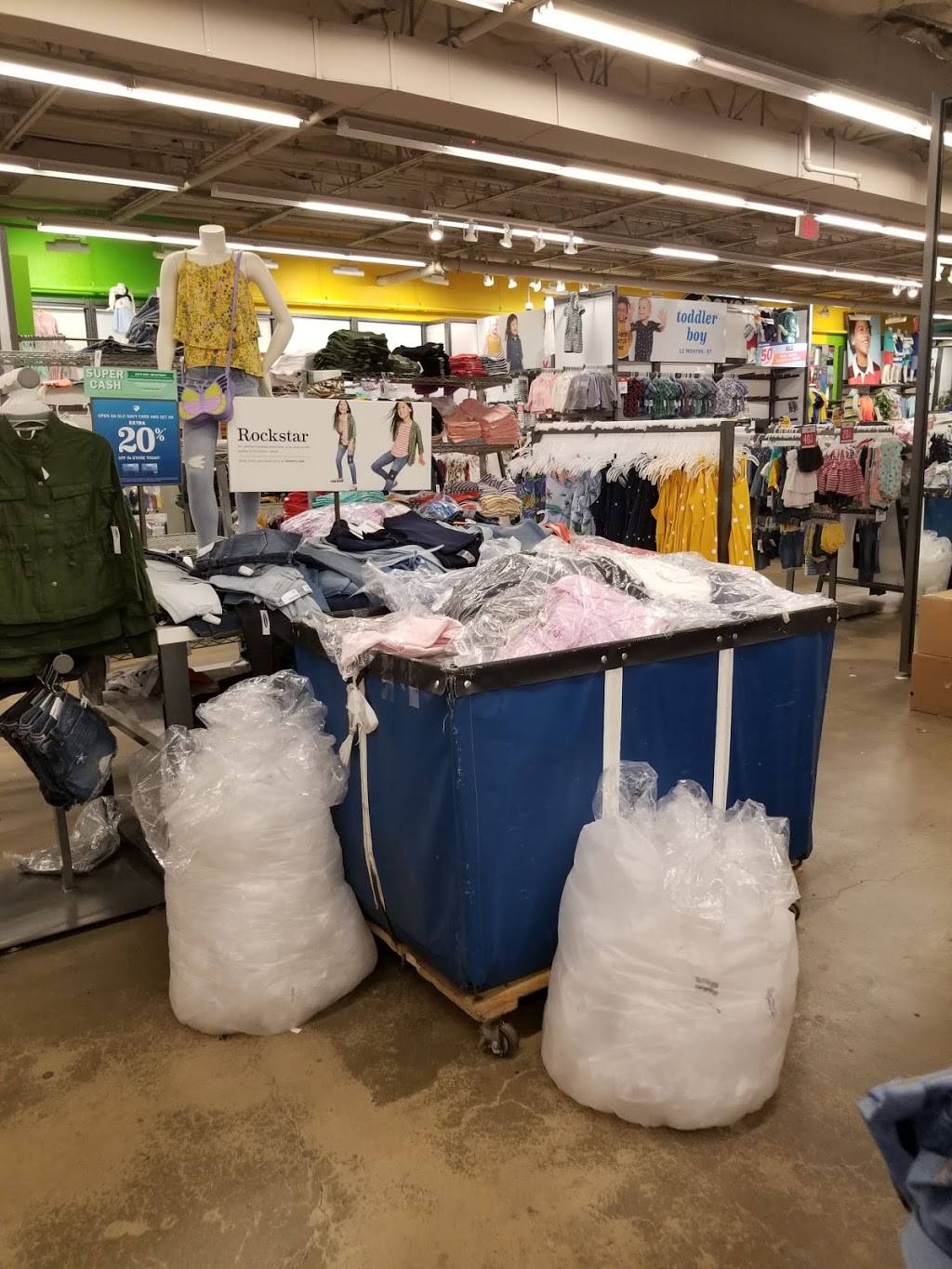 Old Navy - with Curbside Pickup | 701 NJ-440, Jersey City, NJ 07304, USA | Phone: (201) 433-7250