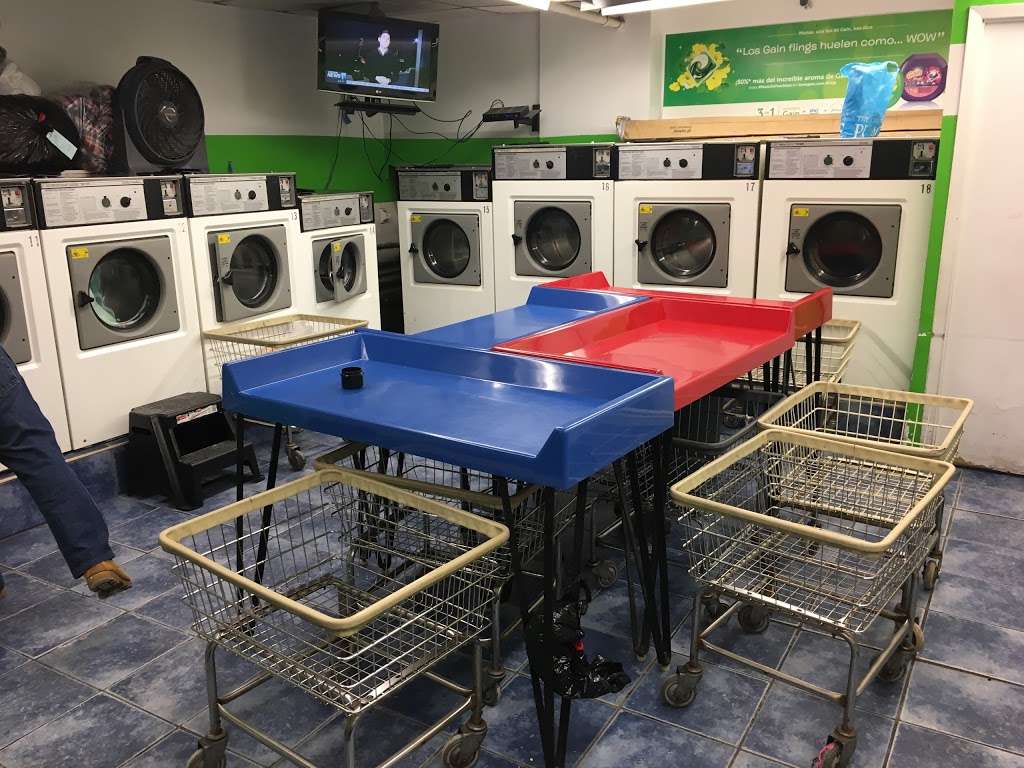 Good Clean Laundromat | 500 W 188th St, New York, NY 10040, USA | Phone: (212) 927-0261