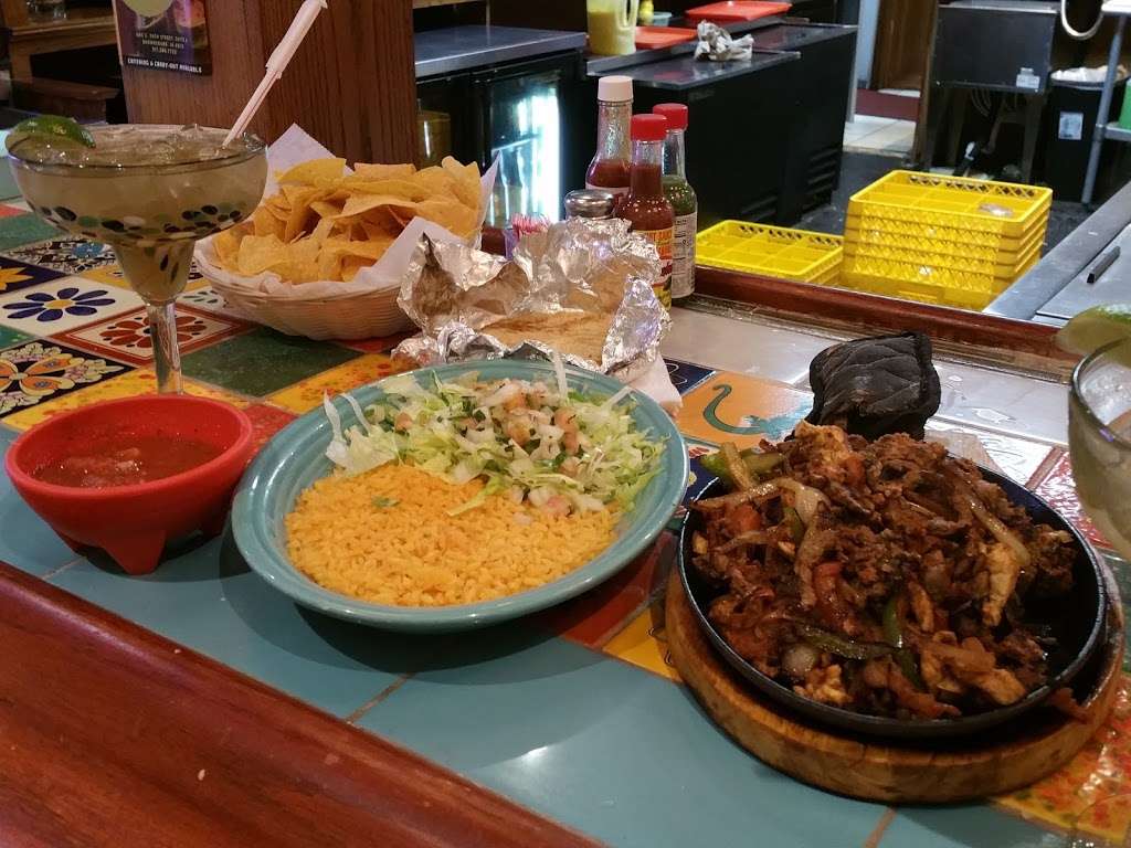 Iguanas Mexican Restaurant | 680 E 56th St suit A, Brownsburg, IN 46112, USA | Phone: (317) 286-7722