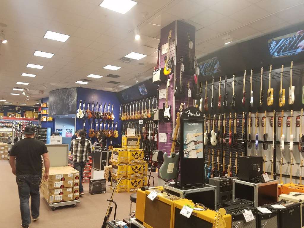 Guitar Center | 2601 Interstate 35E, Frontage Road #400, Lewisville, TX 75067, USA | Phone: (972) 459-1864