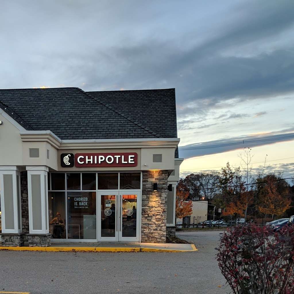 Chipotle Mexican Grill | 371 Putnam Pike, Smithfield, RI 02917, USA | Phone: (401) 233-6701