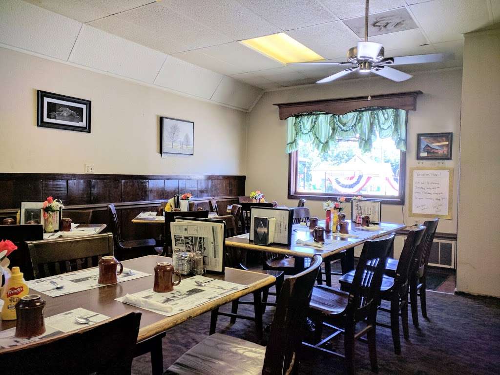 Dick & Judys Restaurant | 11 W Main St, Jamestown, IN 46147, USA | Phone: (765) 676-5707