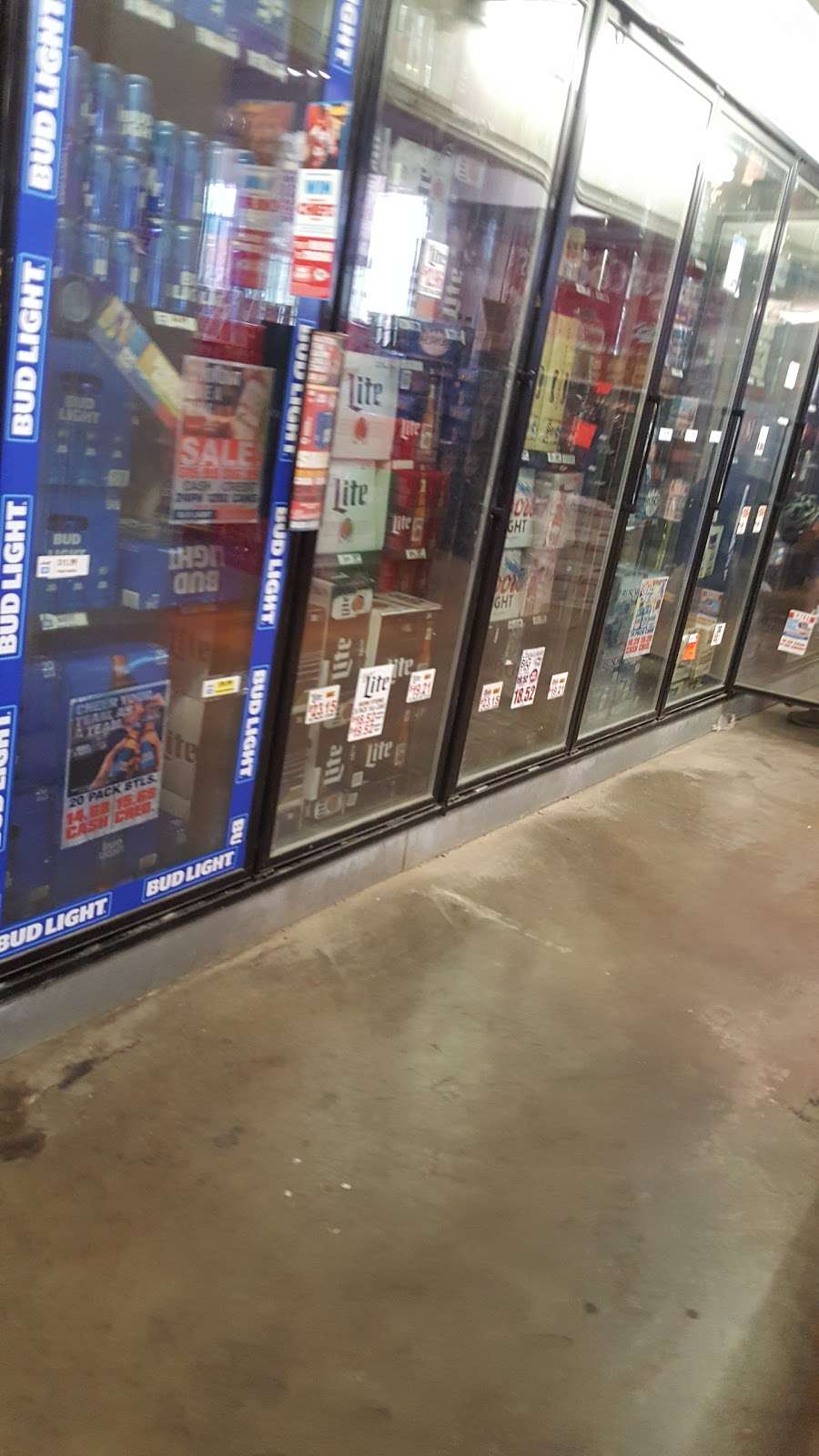 Mikes Discount Liquor | 1320 Merriam Ln, Kansas City, KS 66103